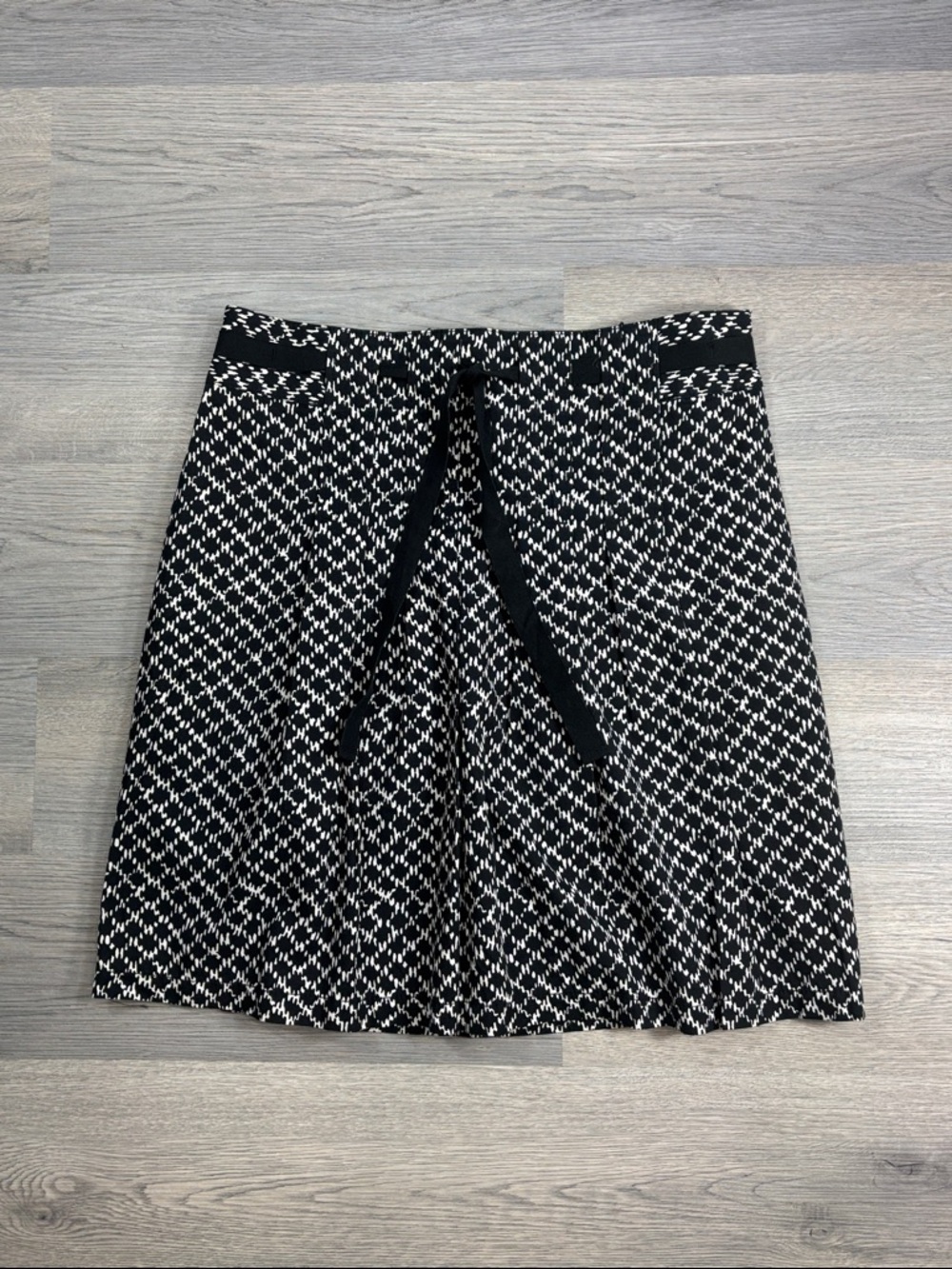 Ann Taylor LOFT Black & White Patterned A-Line‎ Lined Skirt - size 6 NWT